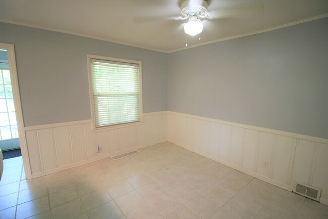 Building Photo - Adorable home located in southside of Lexington    20260604