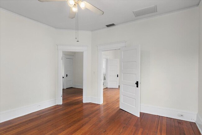 Building Photo - 1808 Bayard Pl