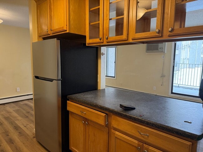Building Photo - 3-Bedroom Condo for Rent in Eagan - Available Now!