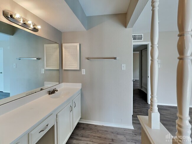 Building Photo - 7940 Bermejo Rd