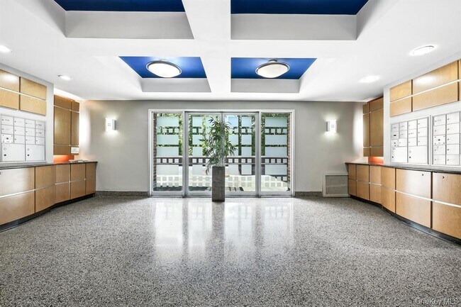 Building Photo - 1133 Midland Ave