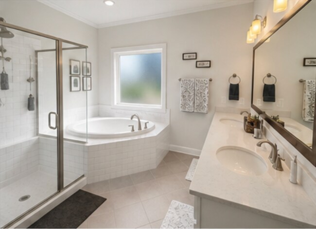 Building Photo - Spacious Living in Greenville