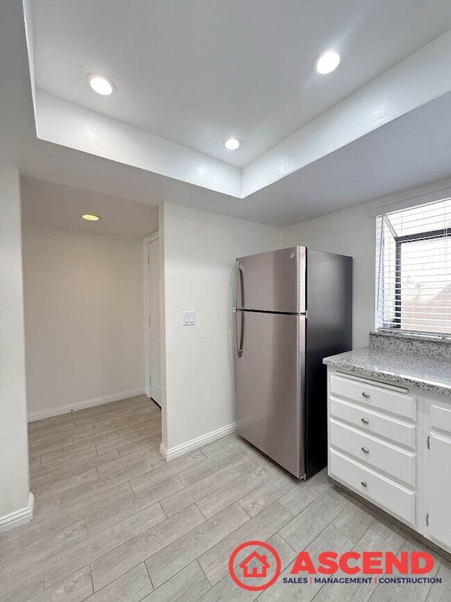 Building Photo - Move-In Special for Memorial Day! Deposit Gets You In — Hurry, Offer Ends 5/19