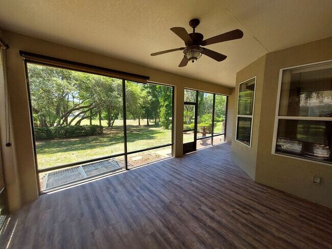 Building Photo - Beautiful 3/2/2 on 1/3 of an acre