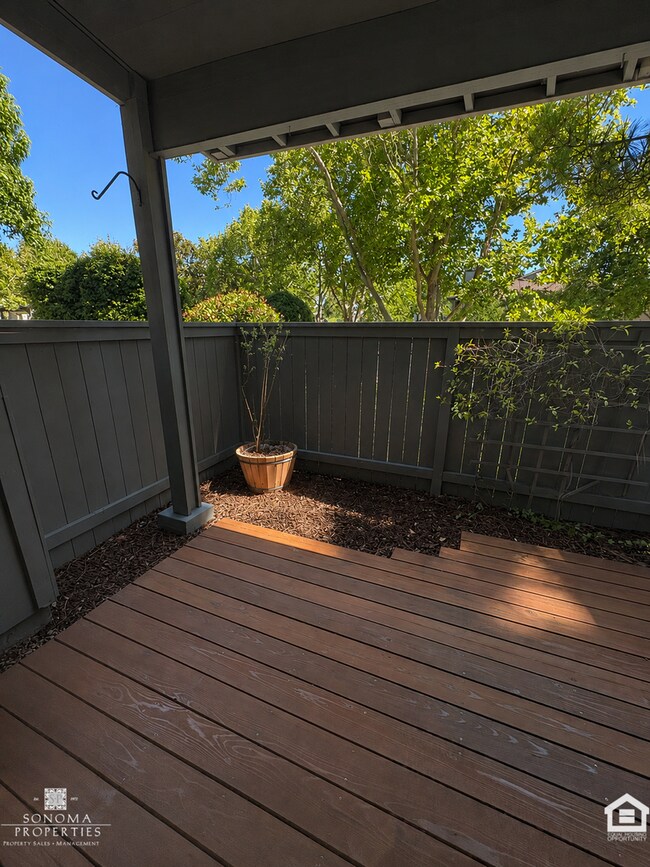 Building Photo - Charming Downtown Sonoma Condo – 2bd/1ba – Water & Garbage Paid!