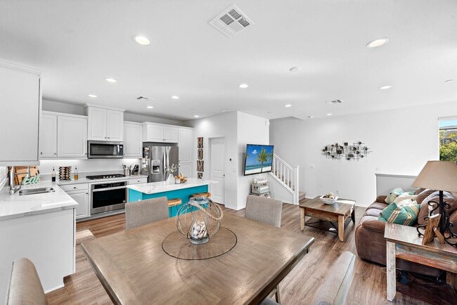 Building Photo - 2325 Verano Wy.