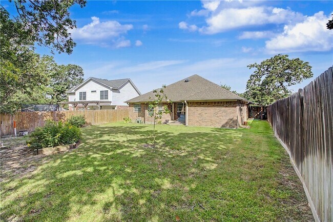 Building Photo - 3118 Pleasant Grove Dr