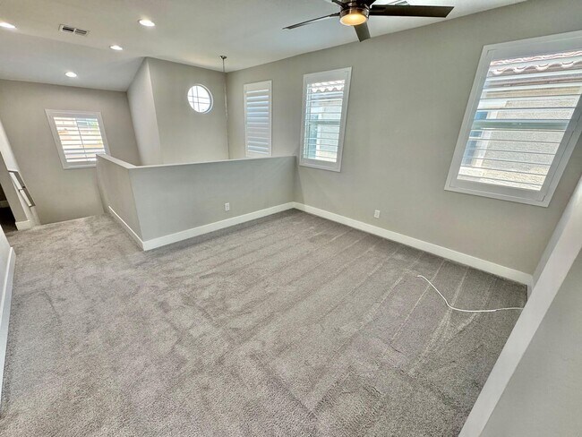Building Photo - STUNNING 2 STORY HOME 3 BEDROOM/2.5 BATHROOM