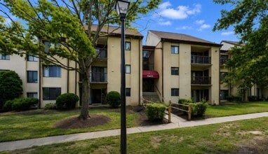 Building Photo - 15609 Dorset Rd