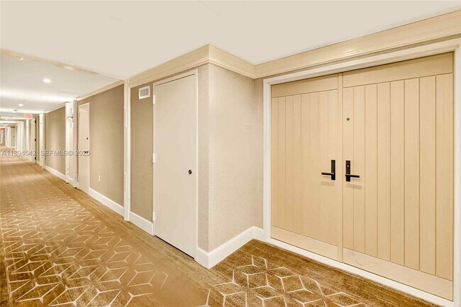 Building Photo - 2 Grove Isle Dr