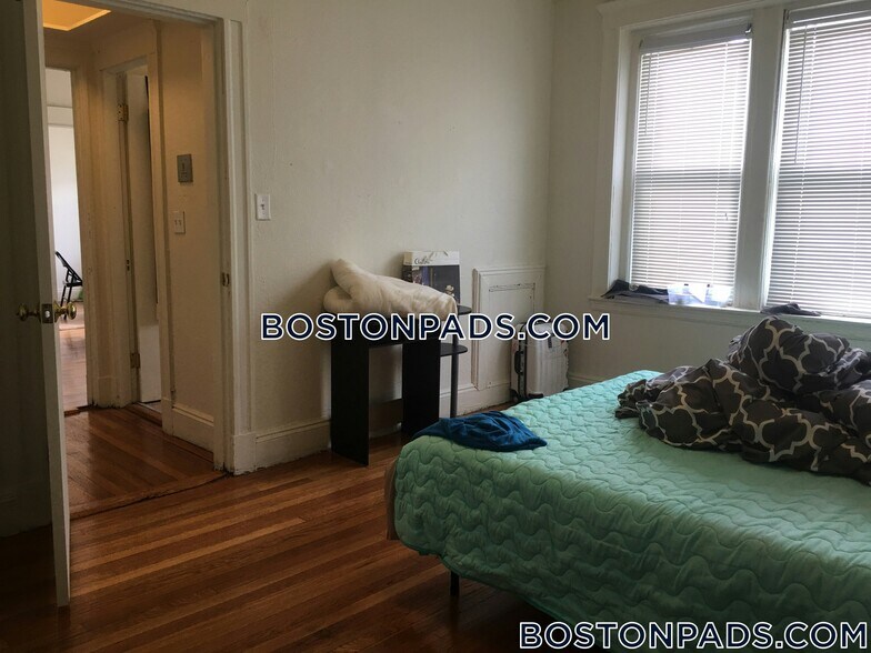 Building Photo - 1167 Boylston St