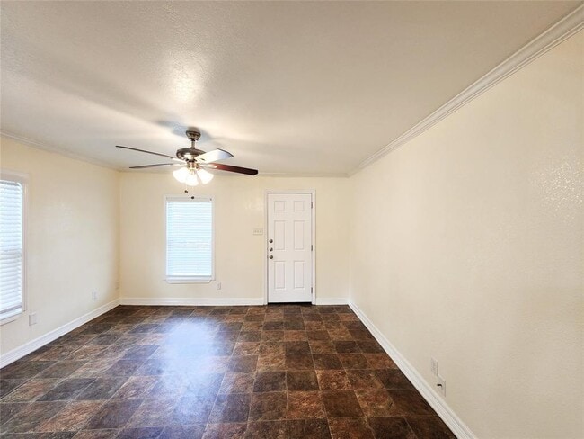Building Photo - 1204 De Boll St