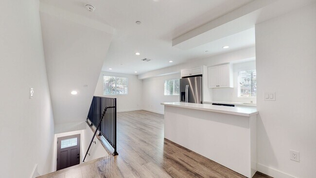 Building Photo - 4452 Turquoise St