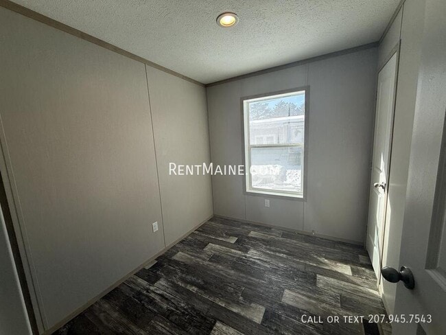 Building Photo - 799 Stillwater Ave