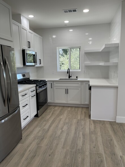 Gorgeous Large Kitchen Area - 20417 Juneau Pl