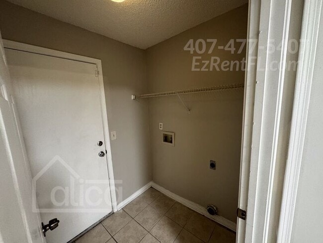 Building Photo - 3958 Victoria Landing Dr N
