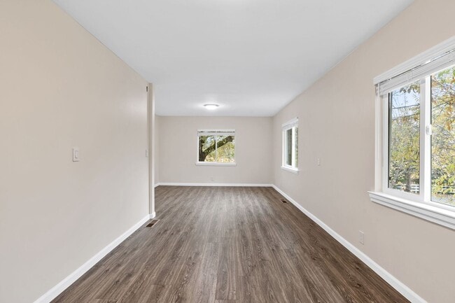 Building Photo - 1543 Estee Ave