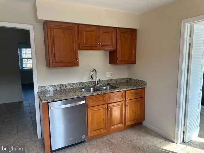 Building Photo - 8146 Larkin Ln