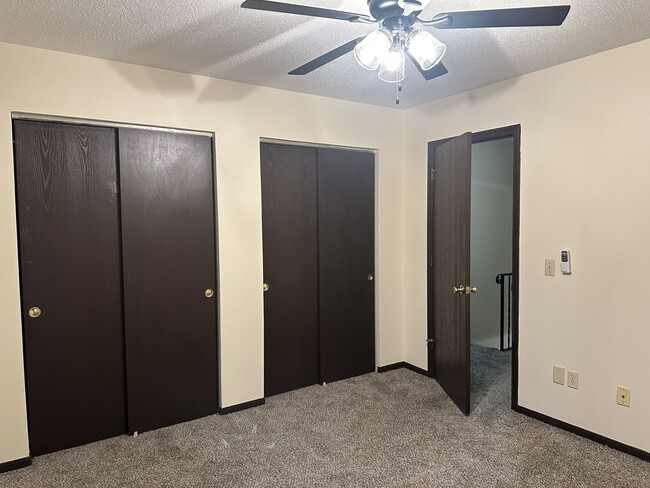 Building Photo - Two bedroom Townhouse off Lewis Ave near Alexis Rd.