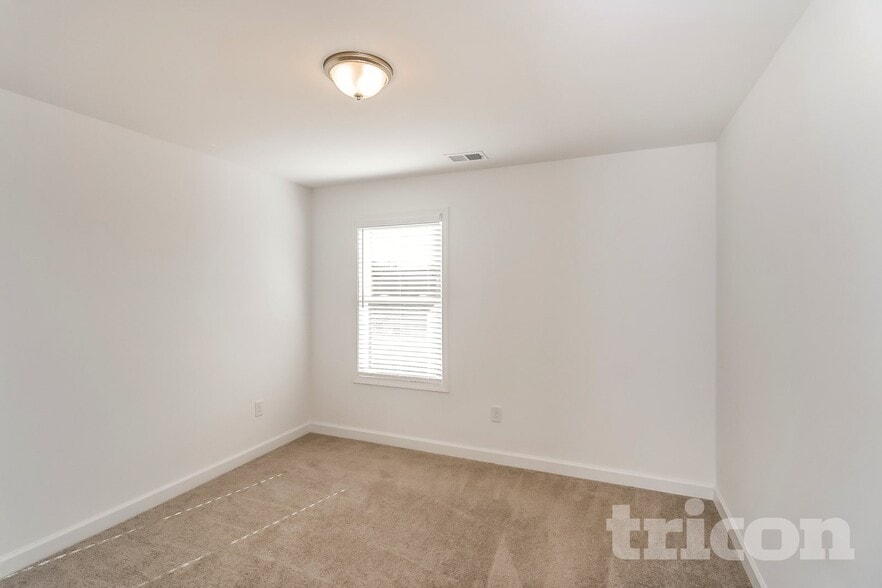 Building Photo - 101 E Rdg Wy