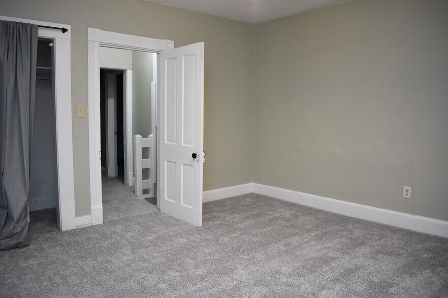 Large bedroom with closet - 1802 12th St
