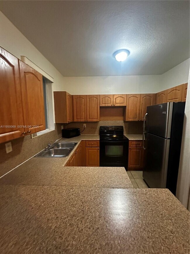 Building Photo - 2818 SE 15th Rd