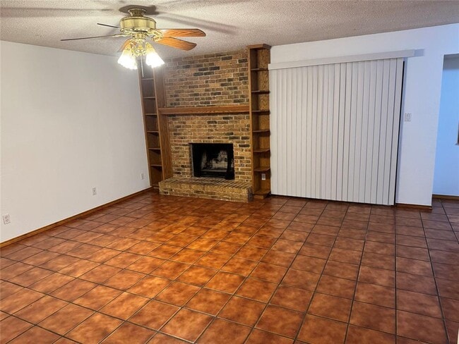 Building Photo - 5914 Wagon Bend