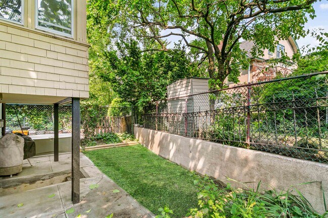 Building Photo - 110 Summit Ave