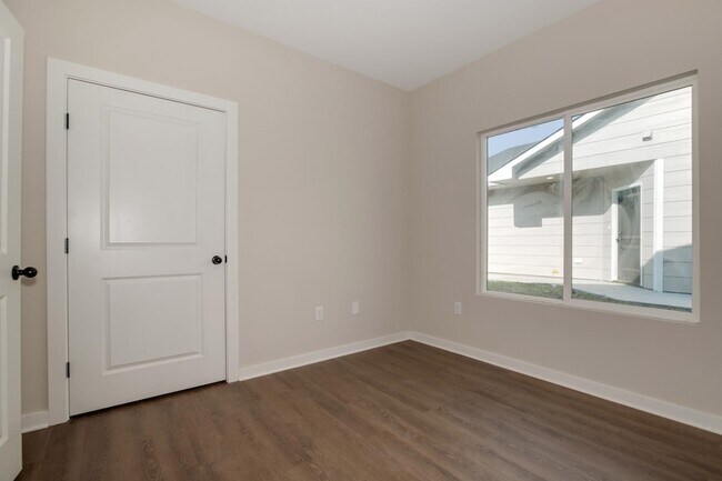 Building Photo - 2921 S Maize Ct