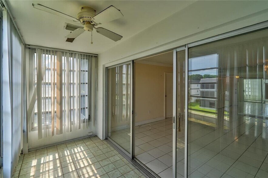 Building Photo - 8350 Sands Point Blvd