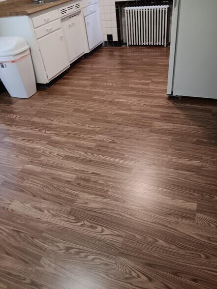 Kitchen/Eat-In Flooring - 4753 Rapid Run Rd