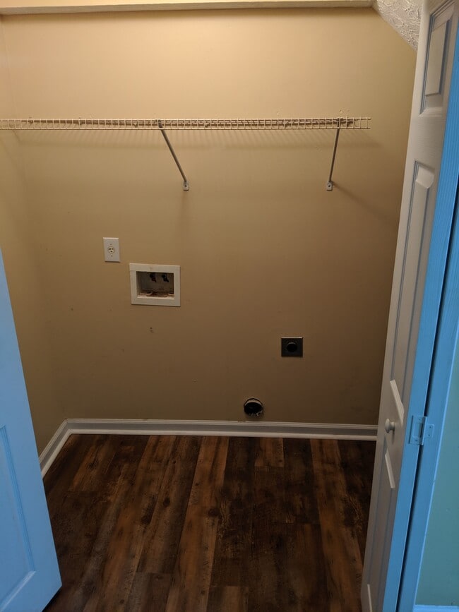 Building Photo - Carlton Street Townhomes