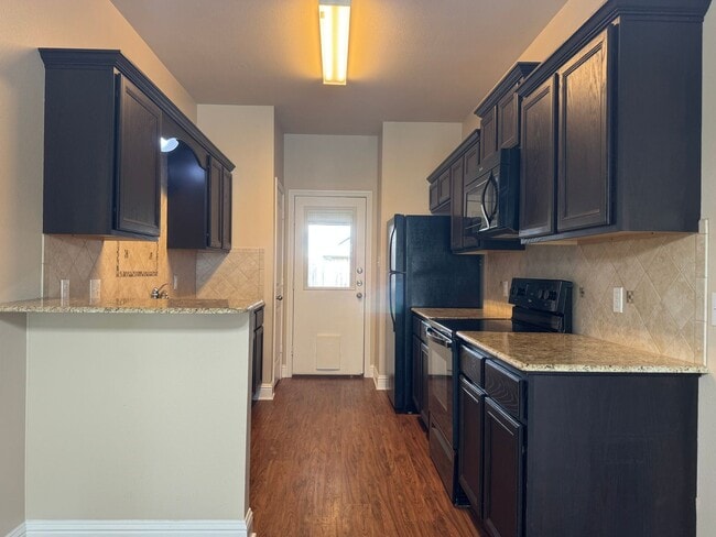 Building Photo - 328 Princess Place