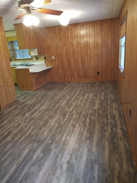 Building Photo - 509 Maxine Ave