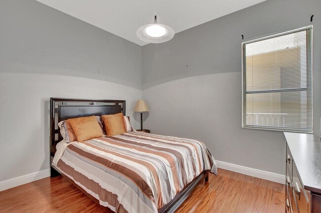 Building Photo - 7520 La Paz Blvd