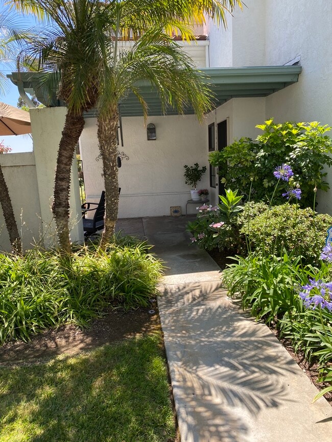 Entryway - 3648 Azure Cir