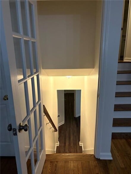 Building Photo - 1157 Mountain Springs Dr