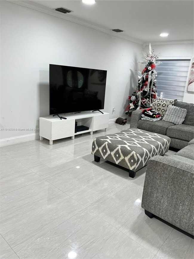 Building Photo - 6284 SW 26th St