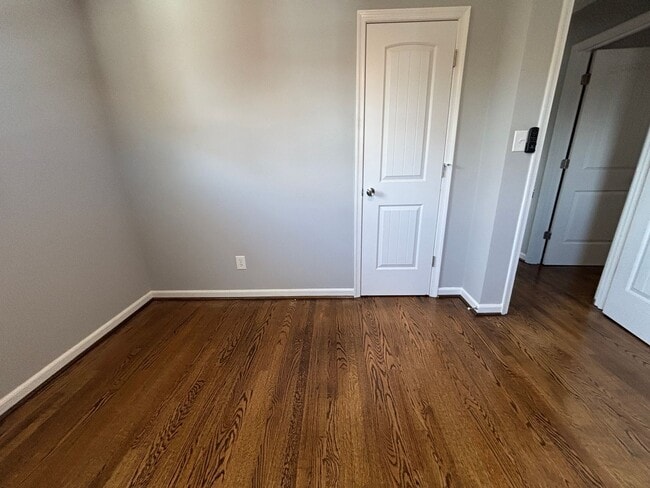 Building Photo - 449 Missimer Ln