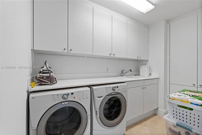 Building Photo - 10295 Collins Ave