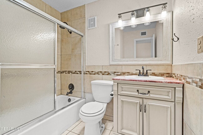 Building Photo - 7316 Clemente Ave