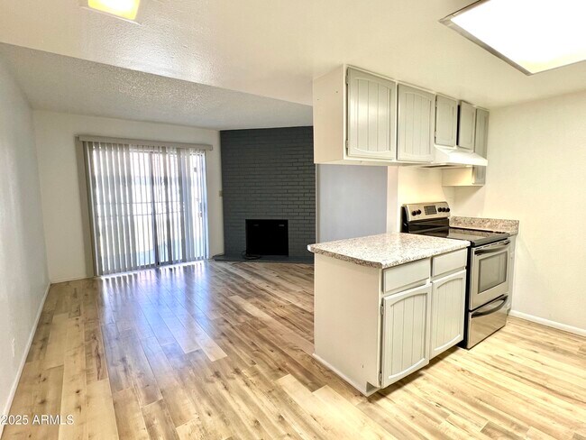 Building Photo - 6818 N 35th Ave