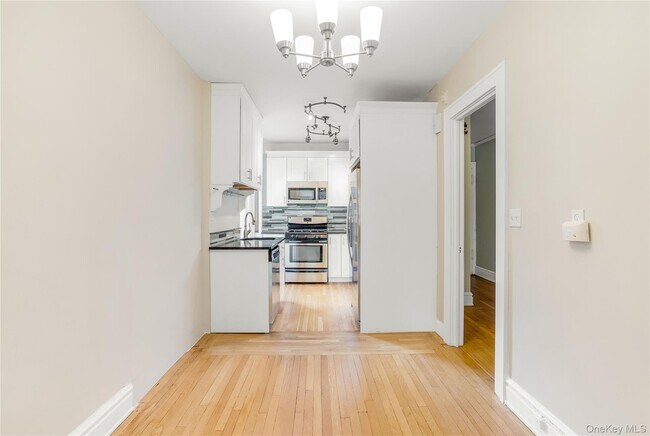 Building Photo - 87 N Broadway