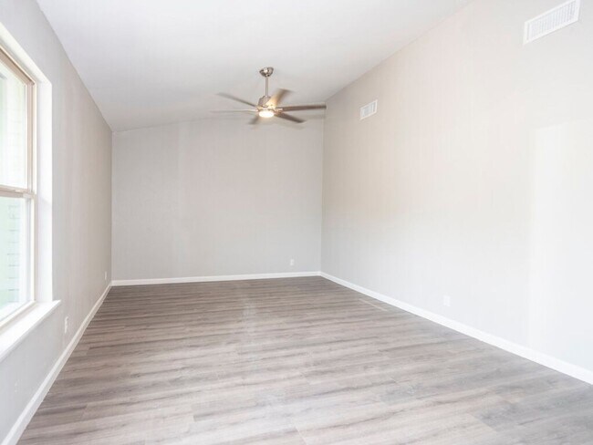 Building Photo - 2526 Glen Springs Way