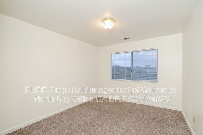 Building Photo - 1190 Exeter Dr