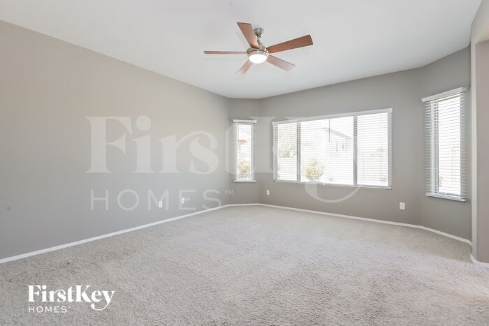 Building Photo - 8075 N Circulo El Palmito