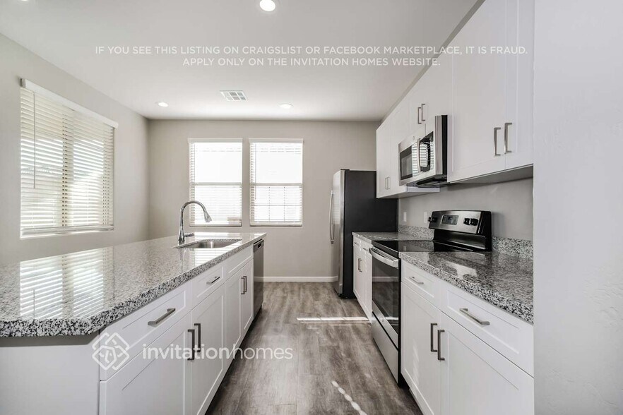 Building Photo - 18912 W Reade Ave