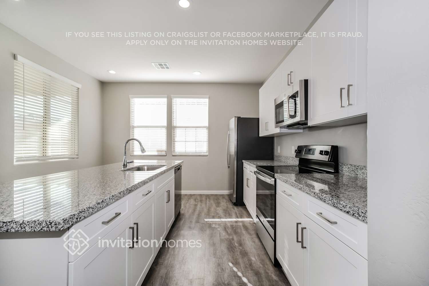 Building Photo - 18931 W Pasadena Ave