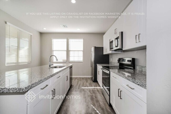 Building Photo - 18931 W Pasadena Ave