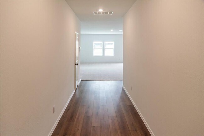 Building Photo - 112 Dollars Dr